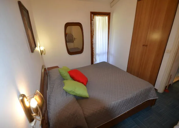 Retreat With Shared Pool Апартаменты *