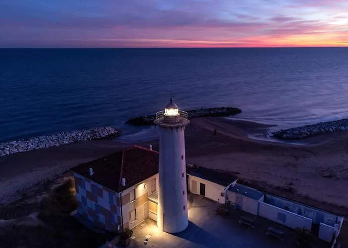 Retreat With Shared Pool Апартаменты