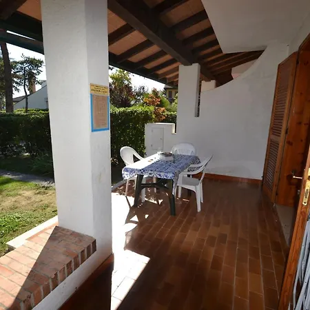 Retreat With Shared Pool Appartamento *