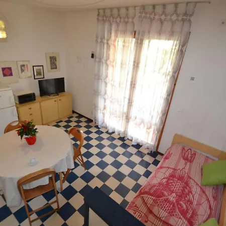 Retreat With Shared Pool Appartamento *