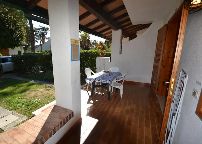 Retreat With Shared Pool Appartamento *